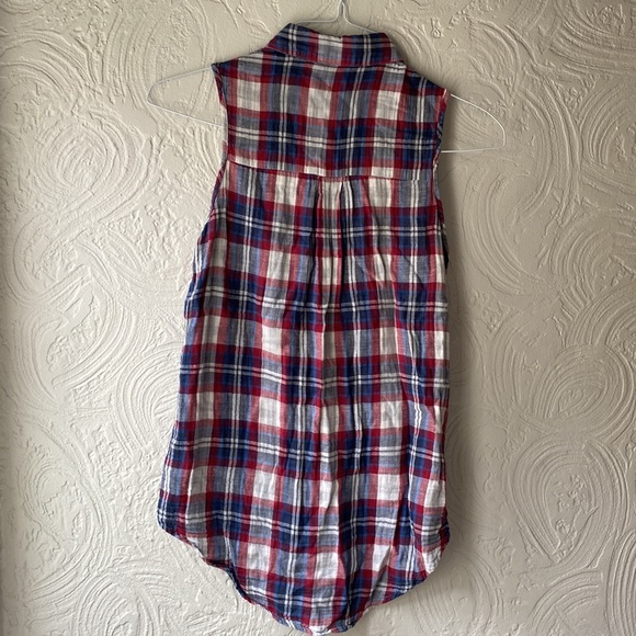 Light cotton sleeveless blouse, size small. Red, white and blue checks. - Picture 2 of 5